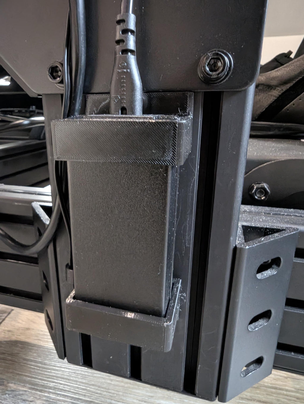 Sabrent 10-port USB hub and power supply bracket, RIG 4040 8040 cockpit