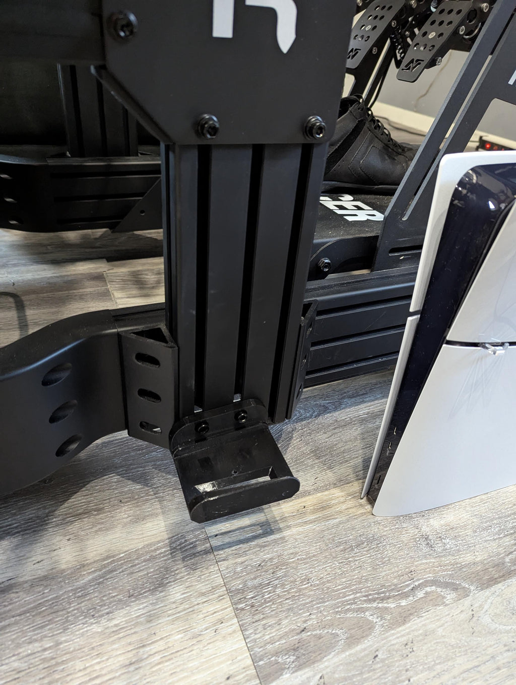 Support Console PS5 Slim Digital - Fixation Cockpit Sim Racing Profilé 4040/4080 (Droit/Gauche)